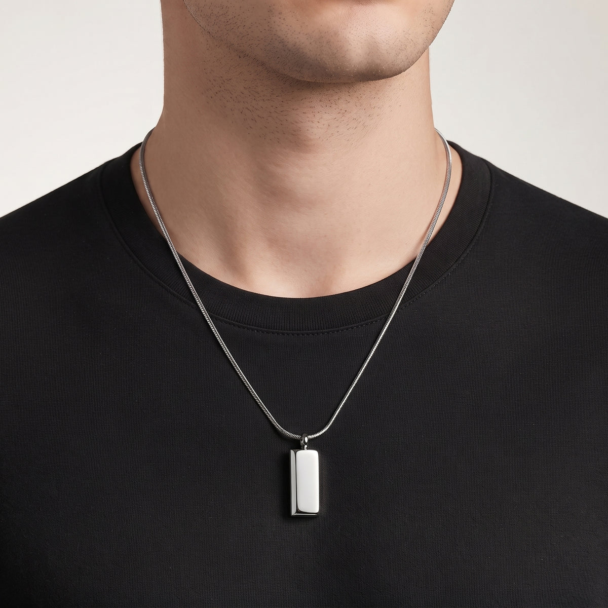 Colar Minimalista em Aço Inoxidável