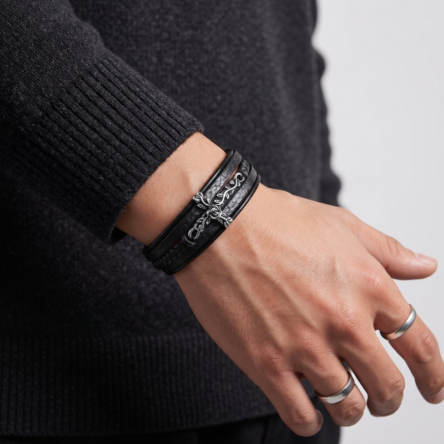 Pulseira Cruz em Couro Multicamadas